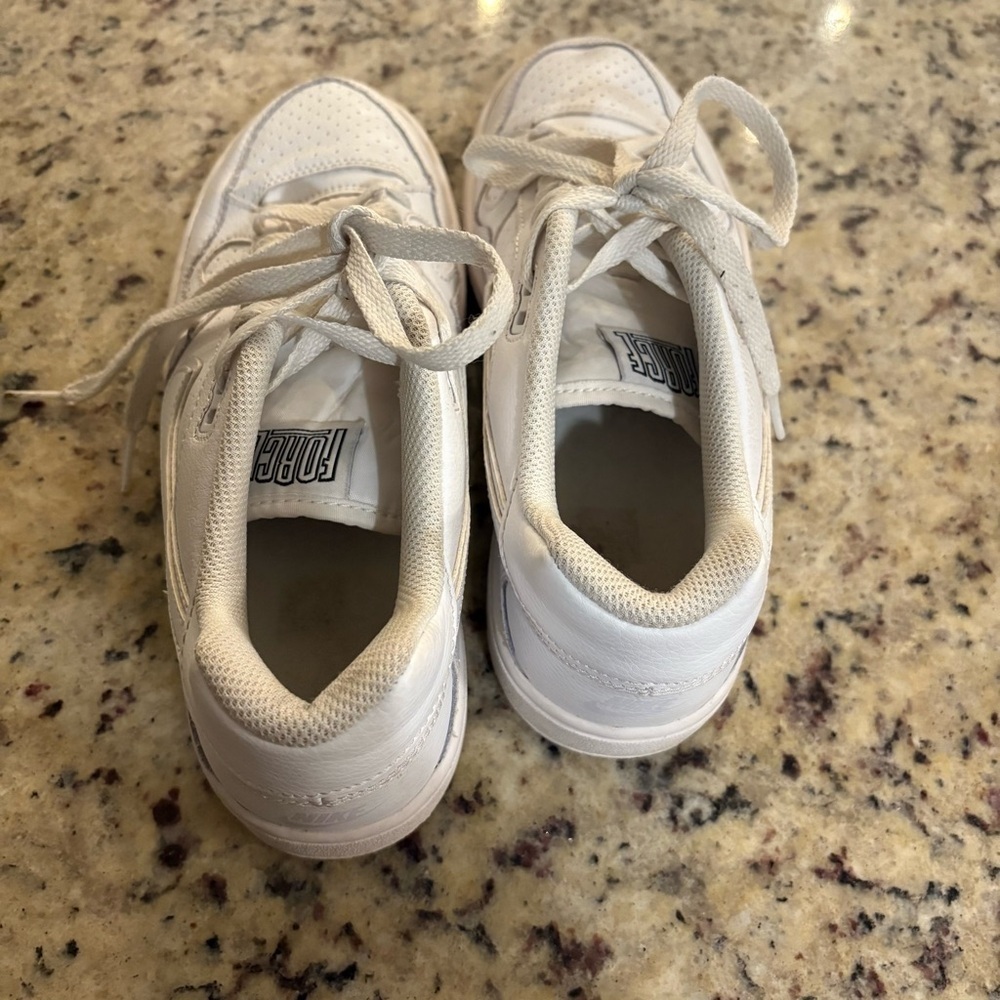 Nike Son of Force Air Force 1 White Youth Size 7 - Picture 8 of 13